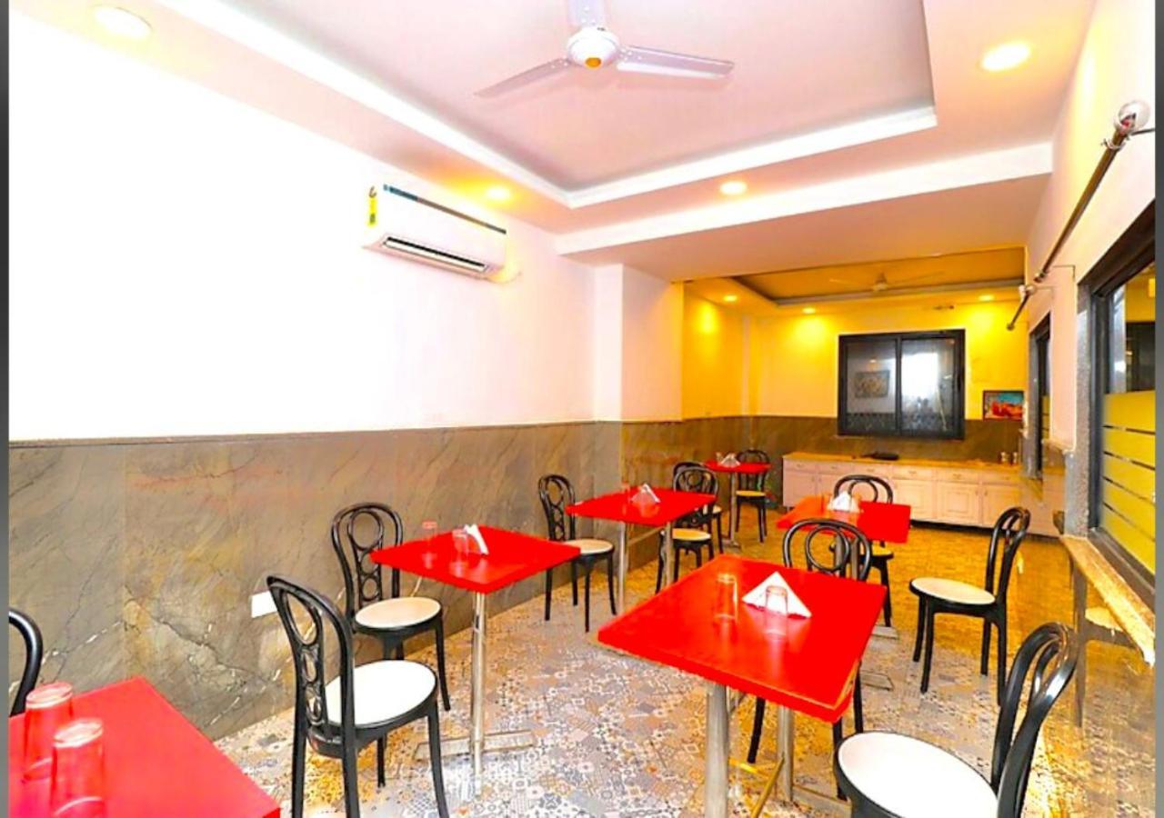 Hotel Galaxy Inn Near Delhi International Airport Нью-Дели Экстерьер фото